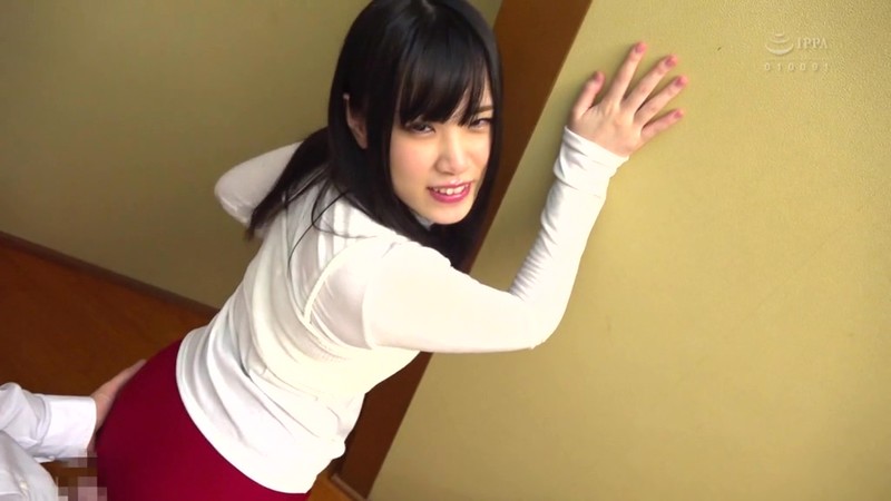 ＜チラリ＞ 同窓会で再会した初恋の娘が性欲旺盛過ぎる人妻になっていた！...