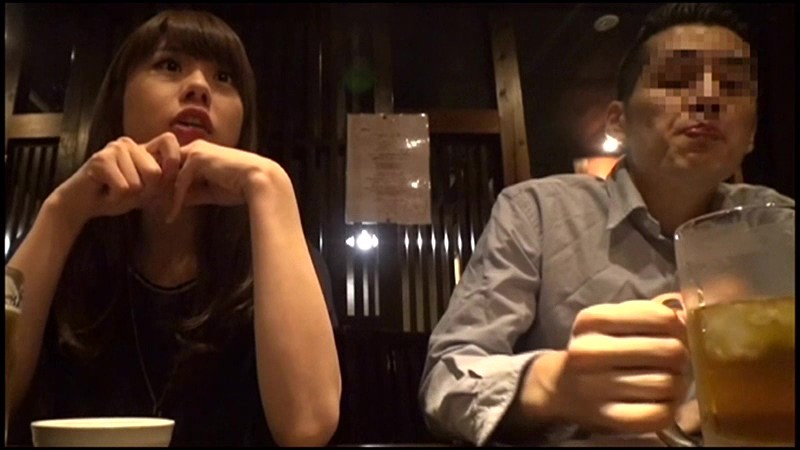 ＜チラリ＞ 酔った友達の奥さんが色っぽいので無理やり中出し！ ～嫌がり...