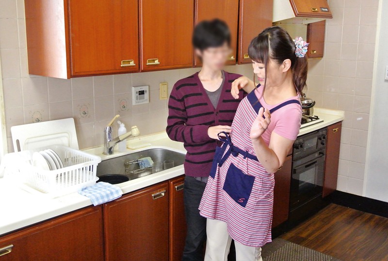 ＜チラリ＞ 意外とヤレる！！ 家事代行サービスのおばさん2 『FANZ...