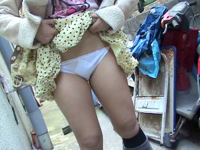 ＜チラリ＞ あなたのパンティ売ってください Vol.1 『FANZA』