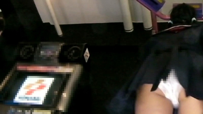 ＜チラリ＞ パラパラダンス パンチラ逆さ撮り3 『FANZA』