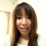 ＜チラリ＞ 自宅の玄関先でスッポンポン 『FANZA』