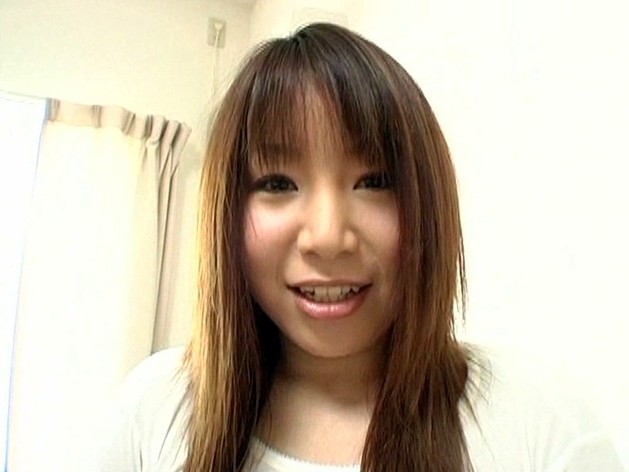 ＜チラリ＞ 自宅の玄関先でスッポンポン 『FANZA』