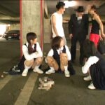 ＜チラリ＞ ヤンキーに憧れるうぶっこ達は、憧れだけで場違いな遊び場に来てしまい先輩達がカツアゲしたオヤジでどれだけエッチなことができるか、度胸試しさせられている。 『FANZA』