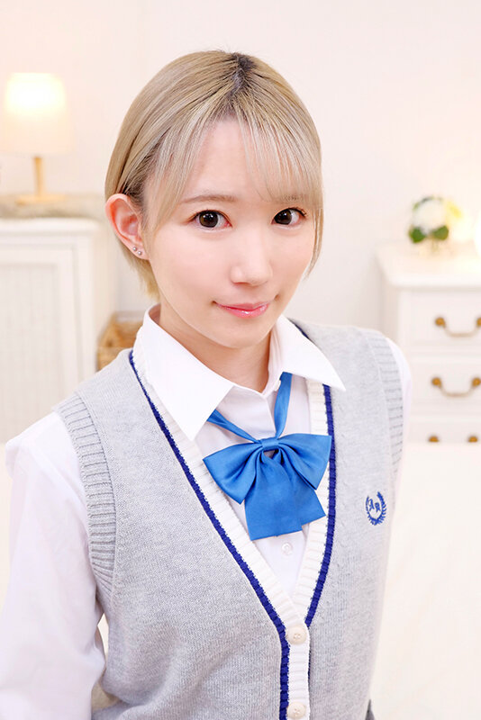 ＜チラリ＞ 素人女子校生限定！ パンティ素股でカチカチのAV男優ち○ぽ...