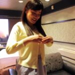 ＜チラリ＞ 恥ずかしいカラダ 初撮りデビュー 小嶋えみり 『FANZA』