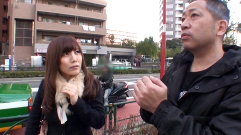 ＜チラリ＞ 平成NANPAジゴロ！！！東新宿界隈でセレブ系巨乳奥様GE...