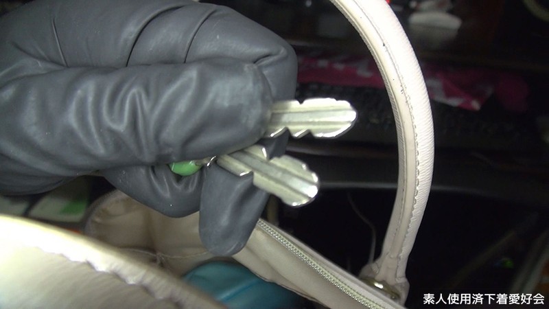 ＜チラリ＞ 自宅訪問 ひとり暮らしユキちゃん19歳のお部屋 ～洗濯物が...