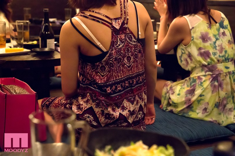 ＜チラリ＞ 同僚ほろ酔いチラリズム 『FANZA』