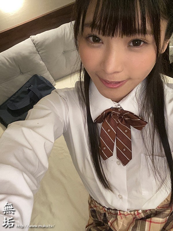 ＜チラリ＞ 会えば100％性交。制服の下はいつでも濡れ濡れ状態でおじさ...