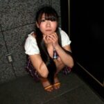 ＜チラリ＞ 結んでほどいてキワドイ紐パン挑発 『FANZA』