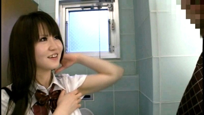 ＜チラリ＞ 女子校生の汗ばんでいる脇の下にすごくムラムラしちゃうんです...