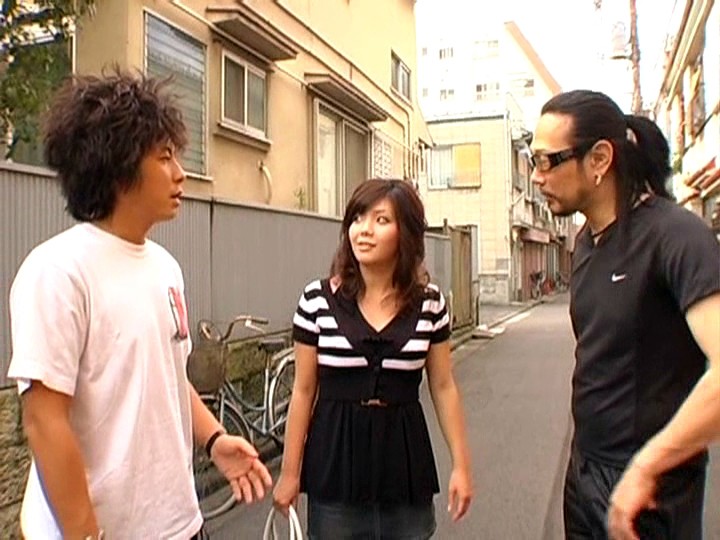 ＜チラリ＞ 街角素人お嬢さんの恥じらい オッパイをコピーして見～せて！...