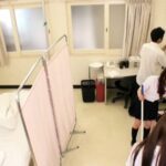 ＜チラリ＞ こんな○校生活に（憧）れた！保健室でこっそりエッチ チ○ポを擦りつけたら彼女も興奮した！ 『FANZA』
