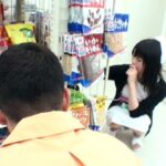 ＜チラリ＞ 夜勤明けの看護師はストレスが溜まっているので買い物に来たコンビニで勃起チ○ポを見せたら発情した 『FANZA』