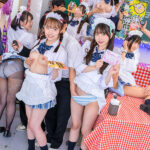 ＜チラリ＞ 3年C組の文化祭の模擬店は時間停止カフェ3 いつでもストップ！いつでもセクハラできる時間停止カフェはパンチラ見てもおっぱい触ってもキスしても 『FANZA』