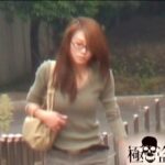 ＜チラリ＞ 街角強●スカートめくり 2 「私服編」 『FANZA』