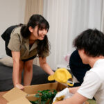 ＜チラリ＞ 久々に会ういとこが引越しの手伝いに来てくれて作業中気付かず胸チラしていた。我慢できずに手を出したら意外にもOKしてくれた！ 『FANZA』