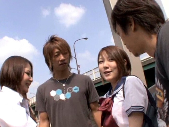 ＜チラリ＞ 女子校生 生パンチラ生中出しナンパ Vol.1 『FANZ...