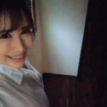 ＜チラリ＞ トイレにお邪魔 背後から犯●れる乳首…そして口内射精 葉月美音 『FANZA』