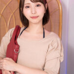 ＜チラリ＞ 人妻限定高級エステサロン 無料体験チラシを持ってきた人妻ゆきねさん 『FANZA』