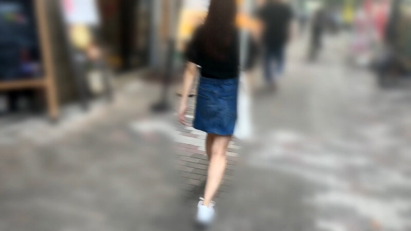 ＜チラリ＞ 街角で声をかけてパンツの染みを見せてもらう 時計屋店員 み...