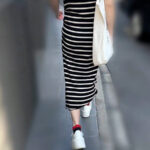 ＜チラリ＞ 街角で声をかけてパンツの染みを見せてもらう 塾のバイト講師 こころちゃん 『FANZA』