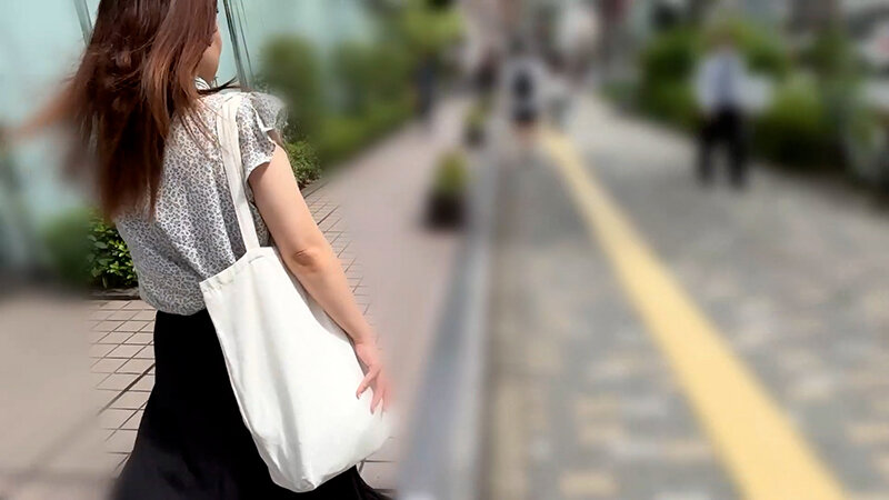 ＜チラリ＞ 街角で声をかけてパンツの染みを見せてもらう ドラッグストア...