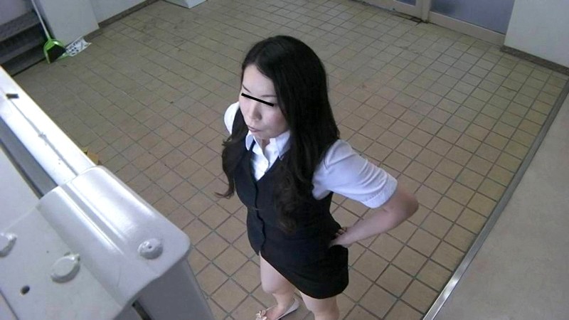 ＜チラリ＞ 自動販売機パンチラ盗撮 5 『FANZA』