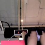 ＜チラリ＞ 女子校生の太ももぱんちら逆さ撮り 『FANZA』