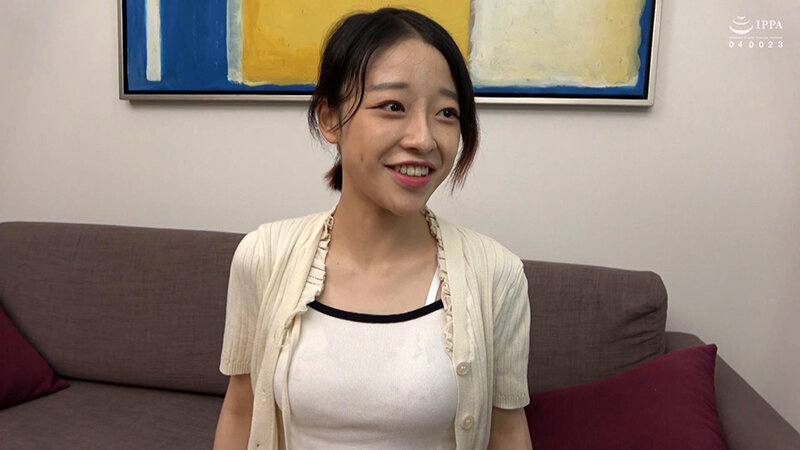 ＜チラリ＞ 韓国で見つけた従順田舎娘@ナンパ篇 生足美脚 ソヨン21歳...