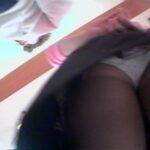 ＜チラリ＞ ティーン狙い撃ち逆さ撮り Vol.2 『FANZA』