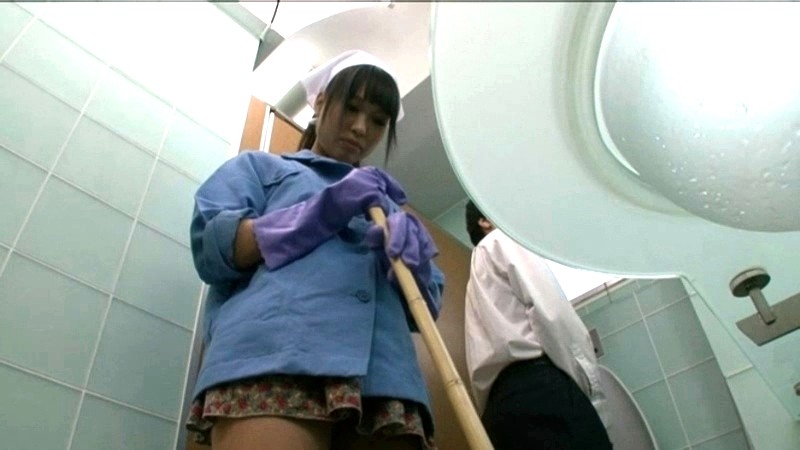 ＜チラリ＞ 気になるあの娘と2人きりになっちゃった！ 『FANZA』