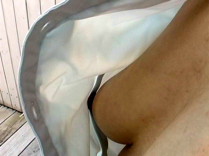 ＜チラリ＞ 人妻胸チラ胸モロ盗撮 3 『FANZA』