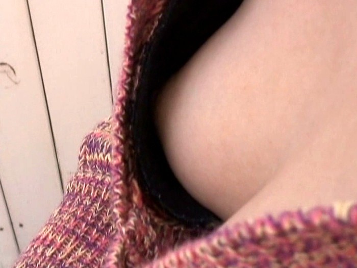 ＜チラリ＞ 人妻洗濯物干し胸チラ盗撮 4 『FANZA』