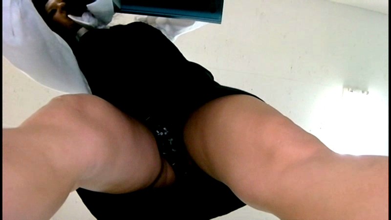 ＜チラリ＞ コピー機に仕込んだカメラが捕らえた美人OLのパンチラ 6 ...