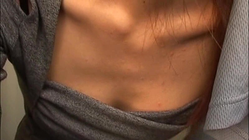 ＜チラリ＞ 洗濯盗撮 人妻を狙う日常胸チラ 『FANZA』