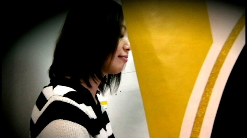 ＜チラリ＞ 若妻プリクラ盗撮 『FANZA』