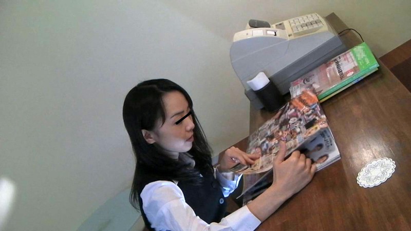 ＜チラリ＞ カフェカウンターパンチラ 接写盗撮の極意大公開 2 『FA...