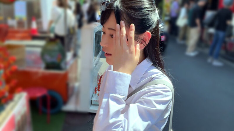 ＜チラリ＞ 【透き通る美少女！！性春エチョナ登場！！】掟破りの制服コス...