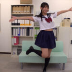 ＜チラリ＞ オナサポ！！ 女子○生 着衣で全裸で挑発的ダンス 15 『FANZA』