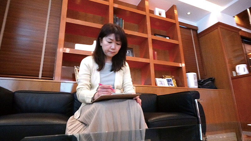 ＜チラリ＞ 熟女妻面接ハメ撮り［四十一］ 『FANZA』