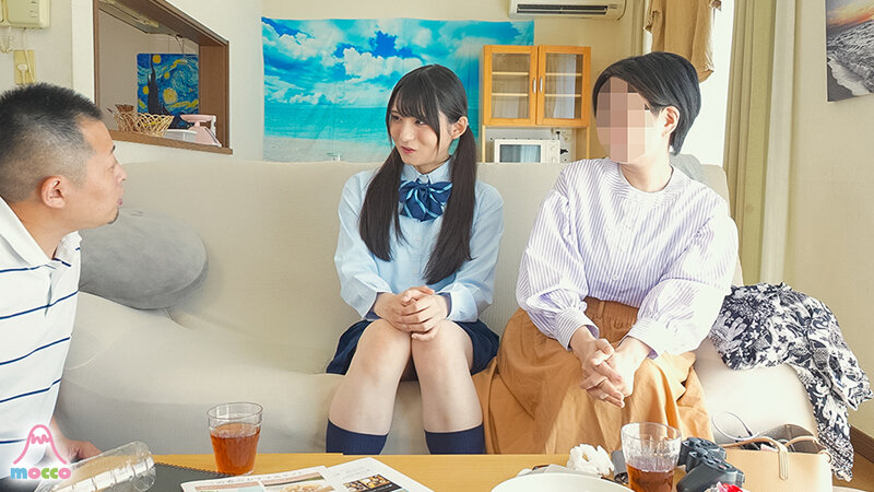 ＜チラリ＞ 男の娘J系姪っ子の無自覚もっこりパンチラ誘惑に我慢できずフ...