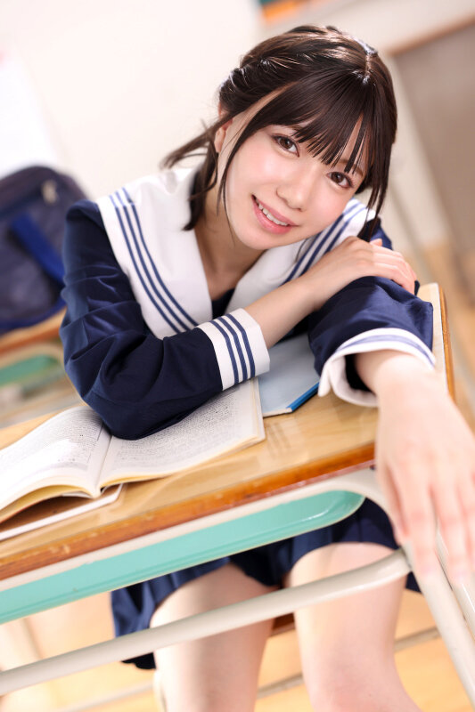 ＜チラリ＞ 小悪魔挑発美少女 日向由奈 『FANZA』