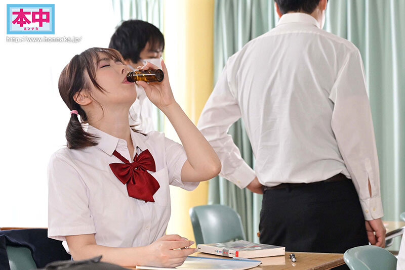 ＜チラリ＞ ふたなりマラチラJ系 ち○ぽが生えた途端、性欲過多で勃起デ...