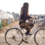 ＜チラリ＞ いつもボトムス履き忘れちゃう美尻ドジっ娘は即ズボOKと勘違いされ見知らぬ男にハメられます（ ＞_＜ ） 村上悠華 『FANZA』