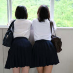 ＜チラリ＞ スタンド・バイ・ミー 究極の制服チラリズム 百合編 春牧ななみ 『FANZA』