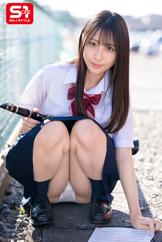 ＜チラリ＞ いつも練習熱心でパンチラ気付いてない！吹奏楽部の無防備なあ...