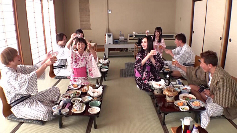 『高画質』 温泉コンパニオンと絶頂性交 真昼間からハメることができる裏...