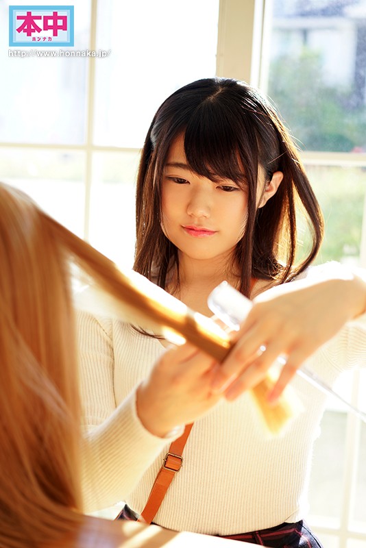 『高画質』 ワケありGカップ美容師さんが脱いだ！！！！ 夢を叶えるため...